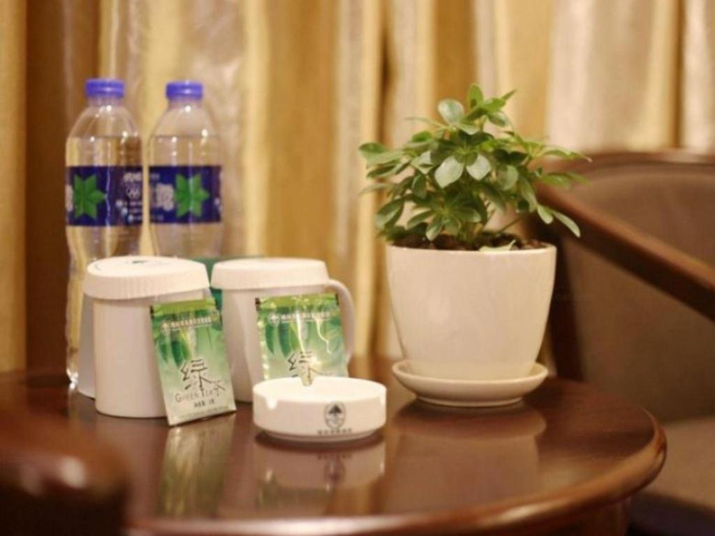 Greentree Inn Suzhou Industrial Zone Yangcheng Lake Weiting Mong Kok Express Hotel Buitenkant foto