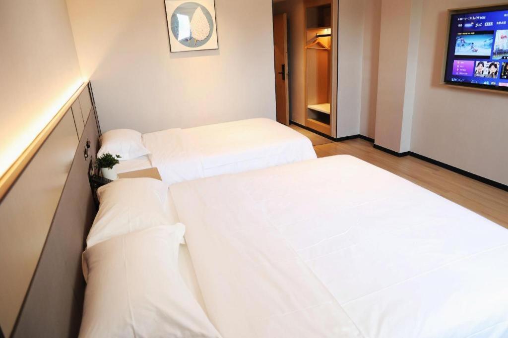 Greentree Inn Suzhou Industrial Zone Yangcheng Lake Weiting Mong Kok Express Hotel Buitenkant foto
